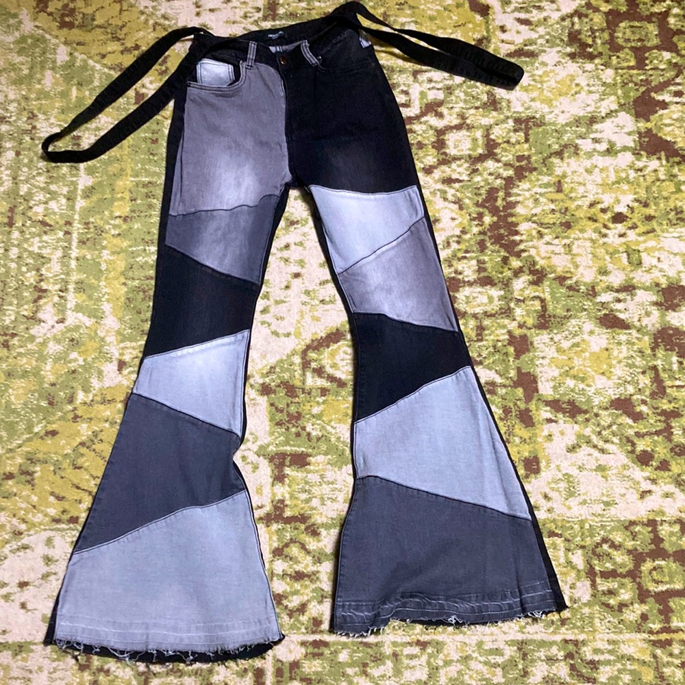 Patched flair jeans (grey/black)